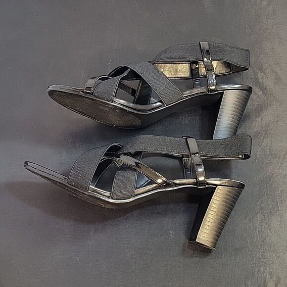 NUE OPTIONS LOW BLOCK HEEL CRISSCROSS ELASTIC STRAP OPEN TOE SANDAL - Picture 7 of 14